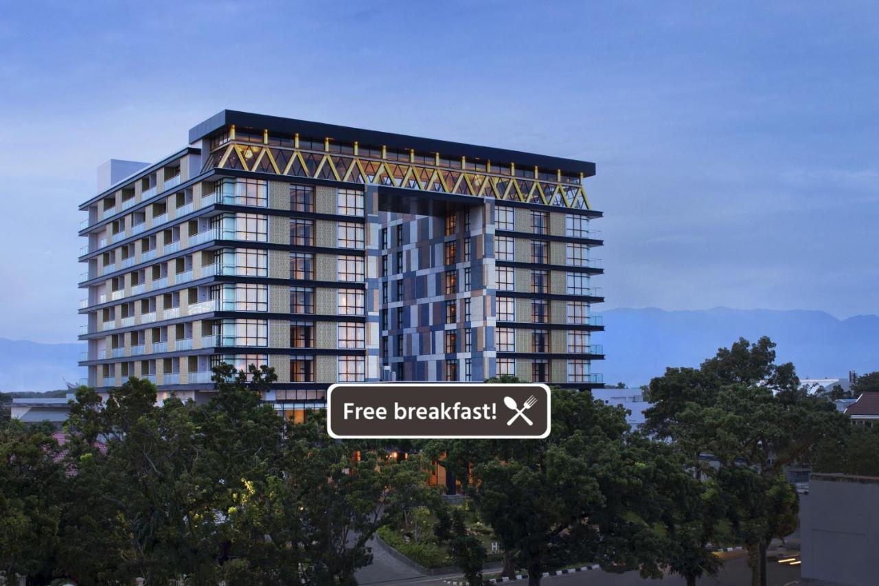 Hotel Santika Premiere 4*